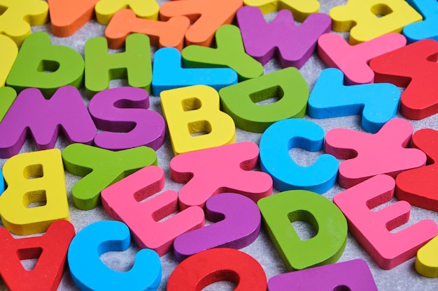 Lichte achtergrond kleurrijke letters Engelse alfabet voor kinderen