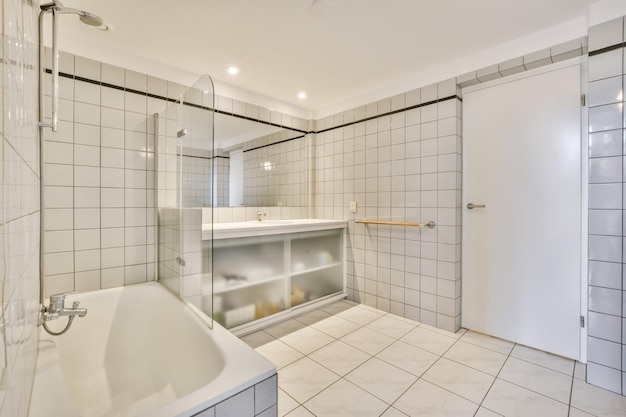 Lichte elegante badkamer