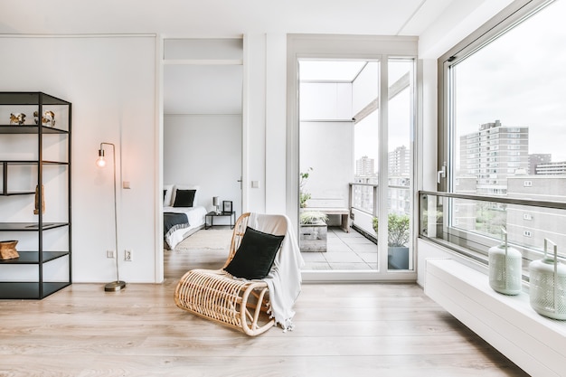 Lichte woonkamer in een modern luxe huis