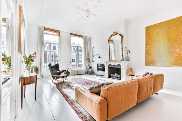 Lichte woonkamer in een modern luxe huis