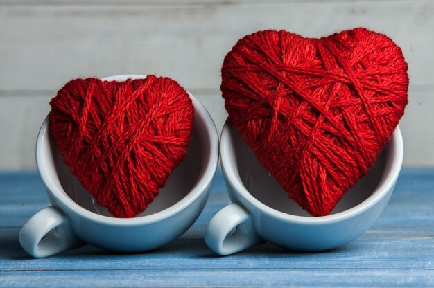 Liefde achtergrond met rood hart voor Valentijnsdag wenskaart