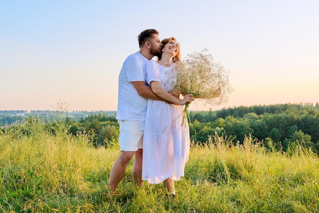 Liefde en romantiek van een koppel van middelbare leeftijd