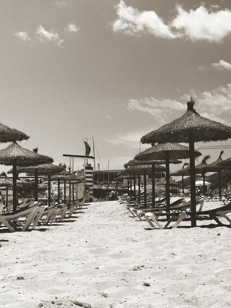 Foto la vita è migliore sulla spiaggia.