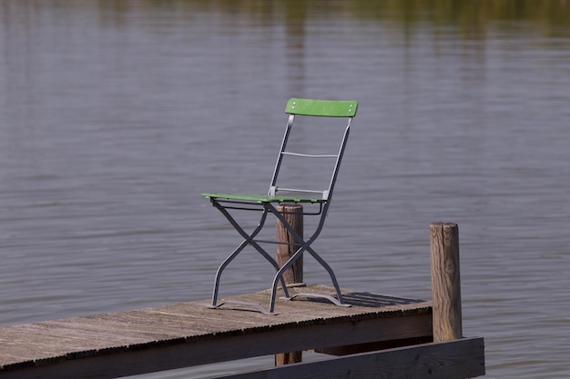 Photo lifeguard hut in lake