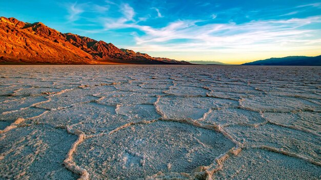 Photo lifeless salt desert