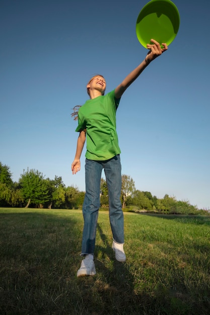 Photo lifestyle of people jumping around