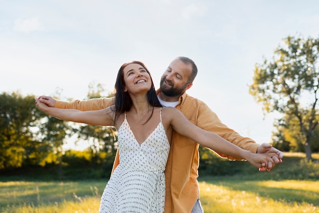 Foto stile di vita delle persone che vivono senza cure