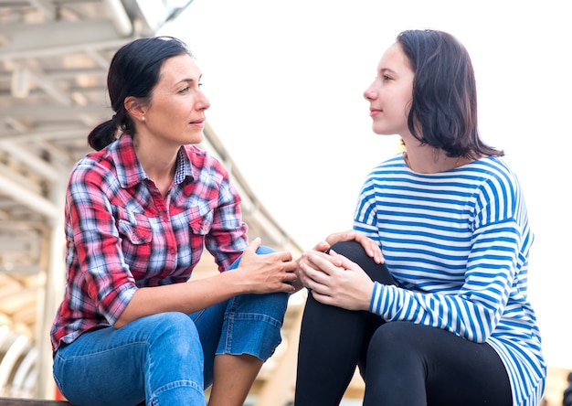 Lifestyle voor zangeres Mom. Superkracht moeder met dochter. Geef advies en wees een adviseur voor de liefde.