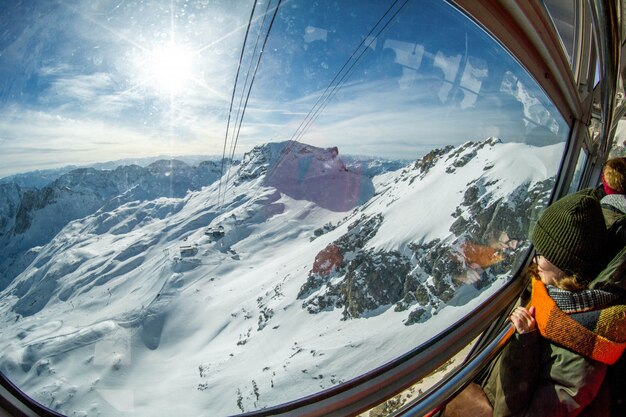 lifting on top people on a gondola upstairs