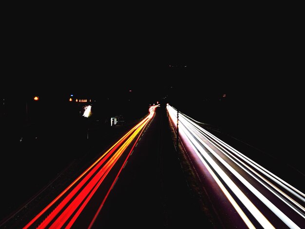 写真 夜の道路のライト・トレイル