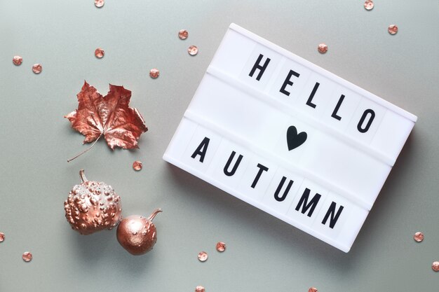 Lightbox met tekst Hallo herfst en hart teken