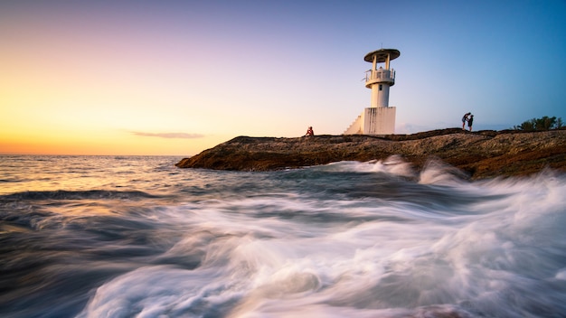 Punto di riferimento della costruzione del faro di khaolak tailandia