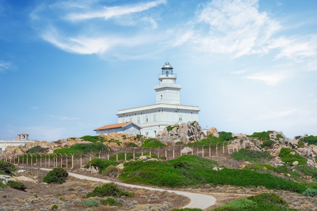 サルデーニャ島カポテスタの灯台。