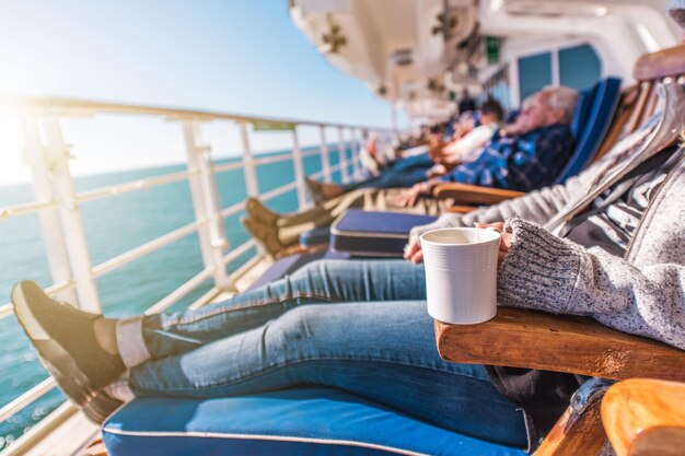 Foto ligstoelen cruiseschip relax