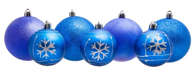 Lijn van xmas blauwe ballen geïsoleerd op white