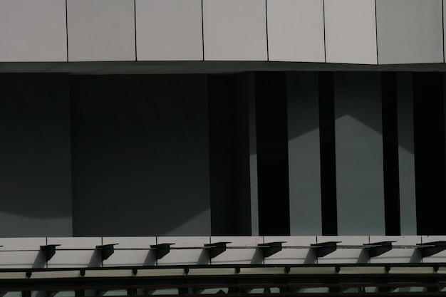 Lijnpatroon op de muur van het gebouw