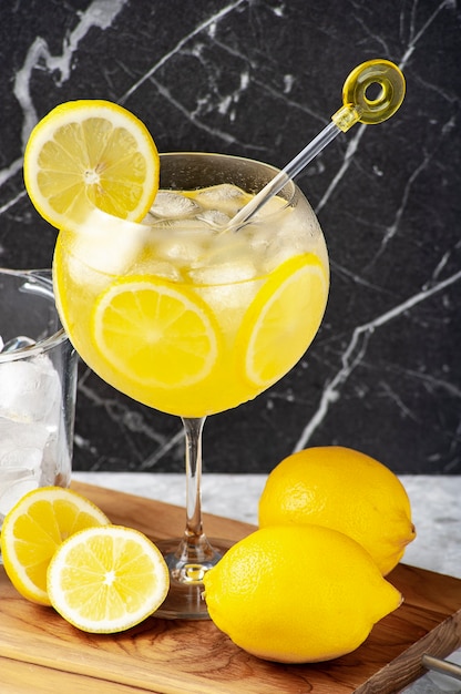 Foto limoncello e cocktail di gin