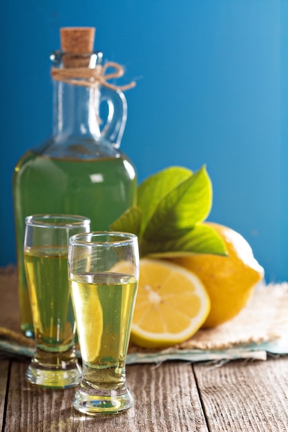 Limoncello in kleine shots