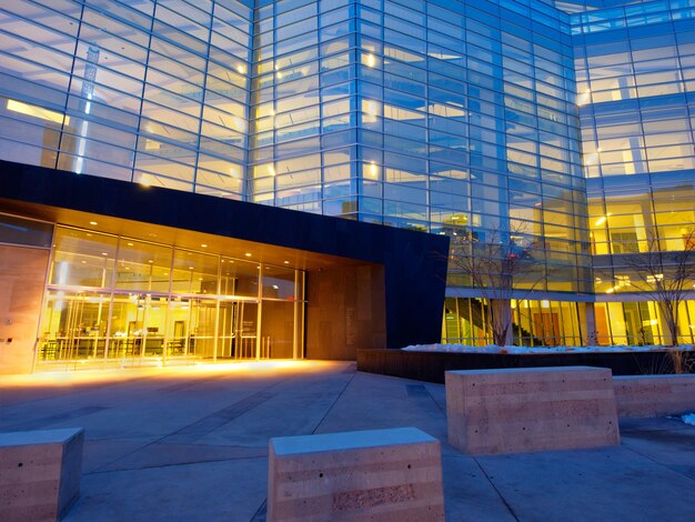 Lindsey-Flanigan Courthouse before sunrise.