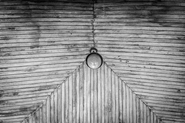 Photo lines in the ceiling