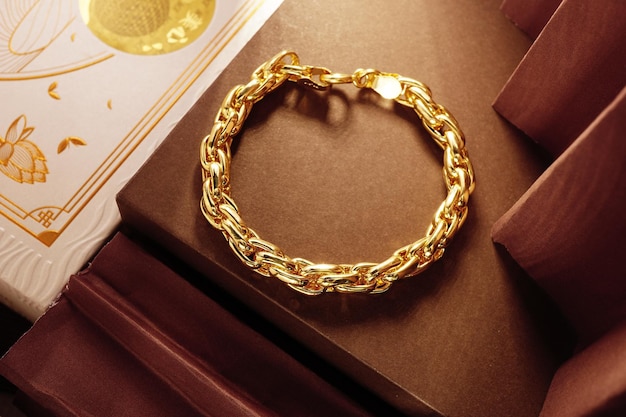 Linked-Chain Design Golden Jewellery. Wristband Accessories. Precious Metal Jewelry.