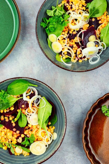 Linzensalade op tafel gezond eten