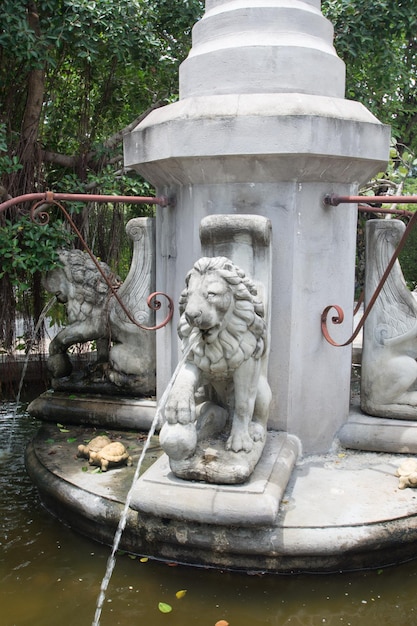 The lion fountain in the garden