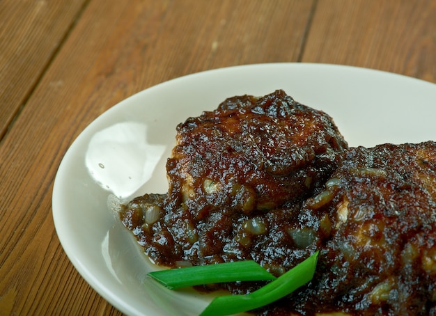 Testa di leone - polpette di carne di maiale, piatto della cucina huaiyang della cina orientale.