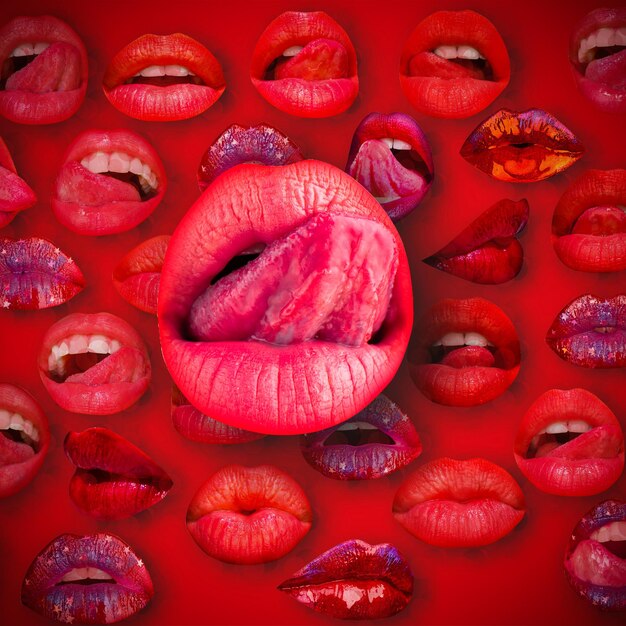 사진 관능적인 입술을 핥는 빨간색 배경 섹시한 혀의 입술과 입 여성 입술