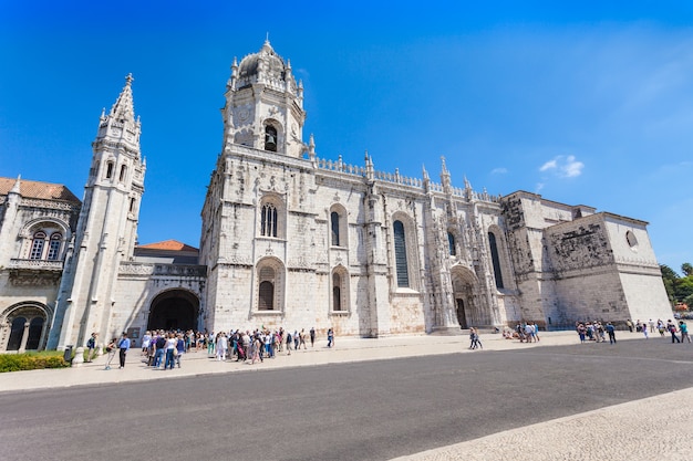 리스본, 포르투갈 - 6월 25일: 리스본, 포르투갈에서 2014년 6월 25일에 Jeronimos 수도원 또는 Hieronymites 수도원