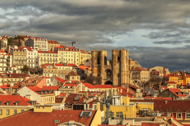 Photo lisbon view with the cathedral