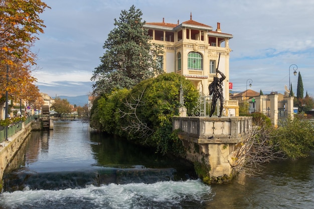 Photo lislesurlasorgue in provence france