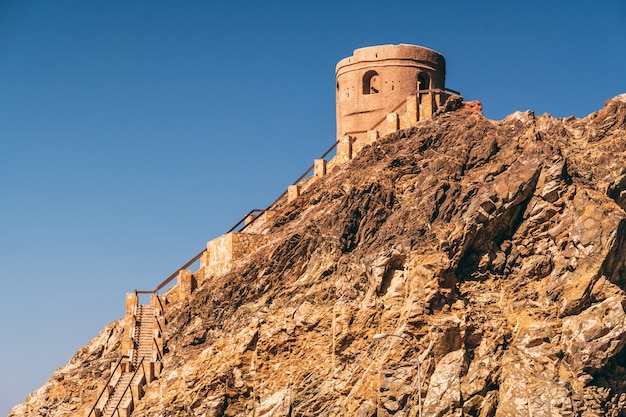 Photo little defense tower in muscat