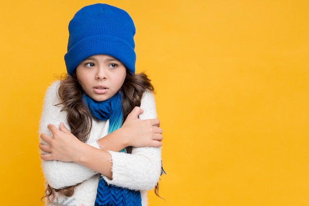 写真 冬の季節に凍結少女