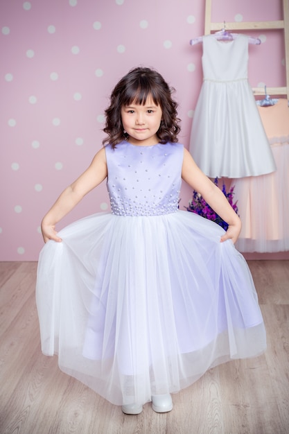 Photo little girl in princess dress