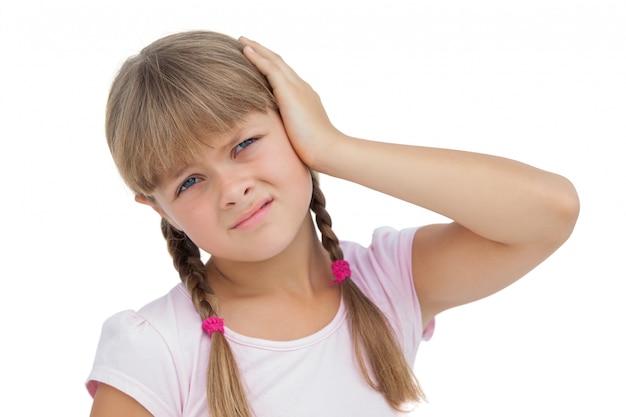 Photo little girl suffering from earache