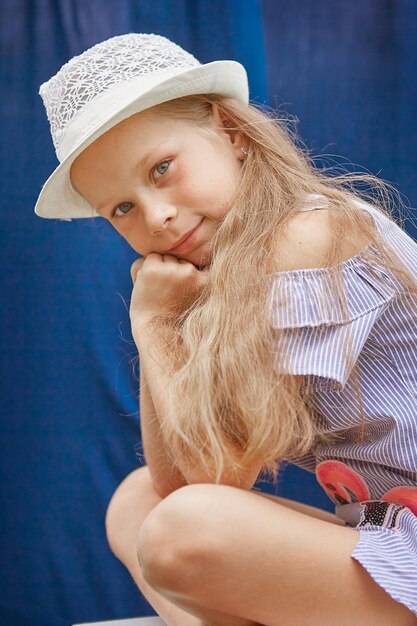 Photo little girl with hat