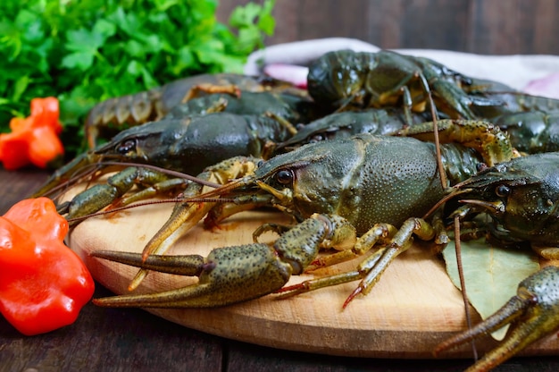 Live crayfish in a ceramic bowl