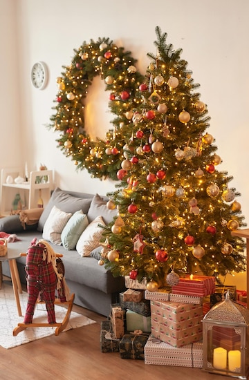 Premium Photo | Living room interior christmas tree and wreath new ...