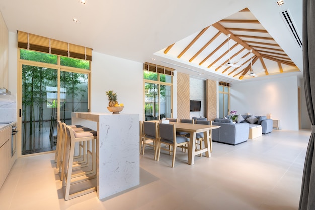 livingroom with high raised ceiling