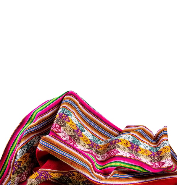 Lliclla Kleurrijke traditionele Inca-mantel op een witte achtergrond Kleurrijke achtergrond
