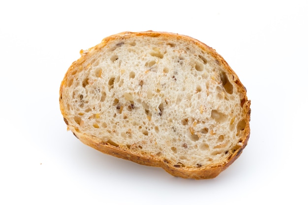 Буханка хлеба, изолированные на белом.