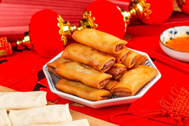 Loempia's worden gegeten op Chinese nieuwjaarsdag Loempia's zijn een Chinees tussendoortje