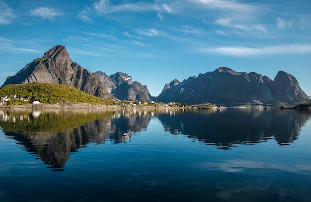 Фото Лофотенские острова — архипелаг в графстве нурланн, норвегия.