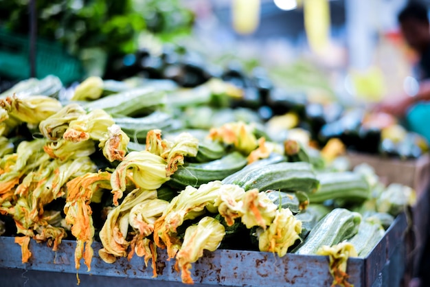 lokale voedselmarkt verscheidenheid aan producten