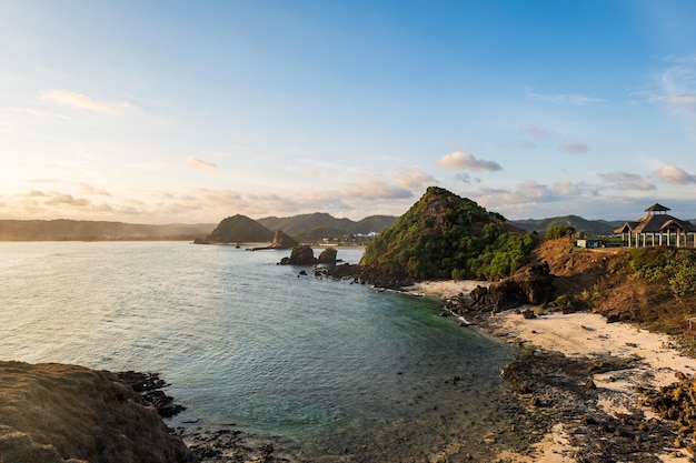 Foto lombok indonesia spiaggia dell'oceano drone vista aerea paesaggio