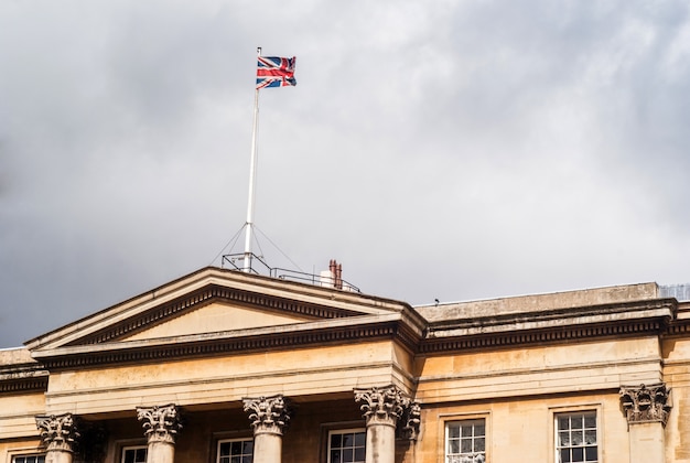 London palace with flag