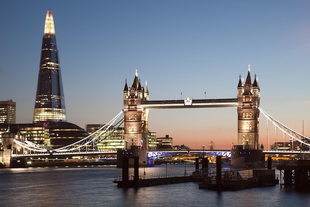 London tower bridge e the shard