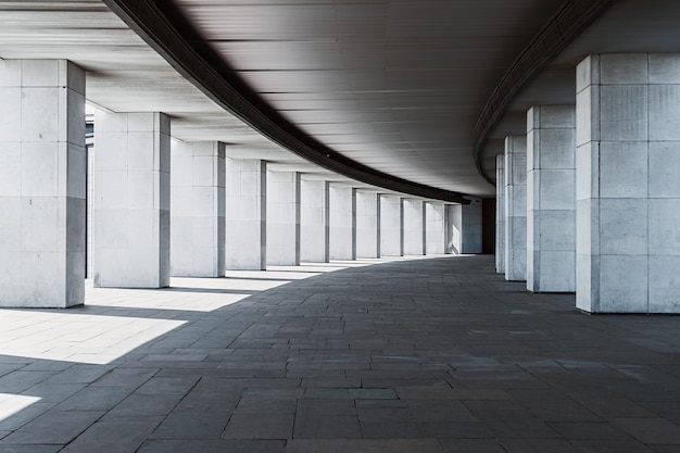 Long corridor of a building with columns 