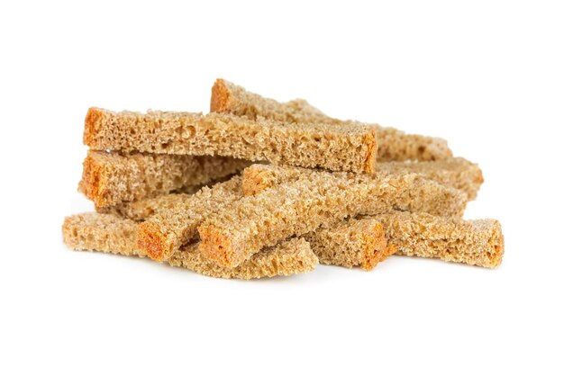 흰색 배경에 고립 된 긴 바삭 바삭한 croutons
